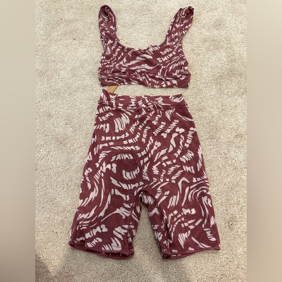 SKIMS Set Bra and Summer Mesh Mid Thigh Short RASPBERRY SWIRL Small NWY - Picture 2 of 5